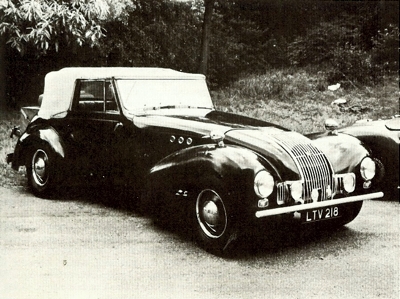 Le modèle Allard M fut introduit en 1947 comme la version coupé décapotable à deux portes de la voiture de tourisme L