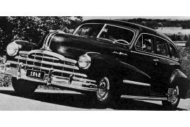 1948 Pontiac DeLuxe Streamliner Eight Sedan