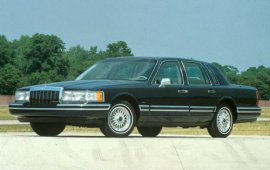 1992 Lincoln Town Car Signature Series