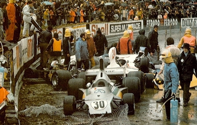 The end of the 1975 John Player British GP